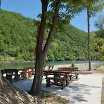 Zlatna Plaza