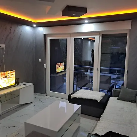 Zlatna Plaza Apartment *