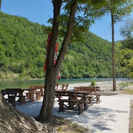 Zlatna Plaza
