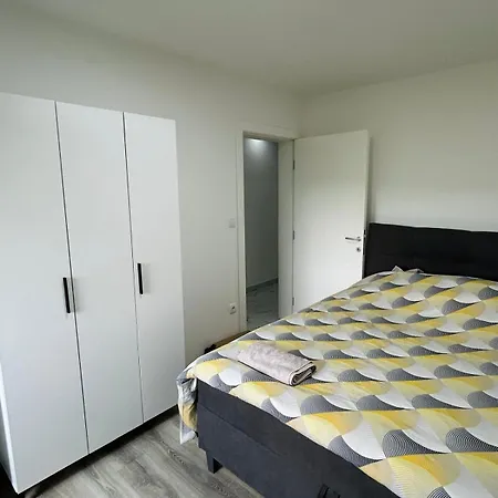 Zlatna Plaza Διαμέρισμα Bratunac