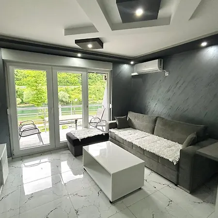 Zlatna Plaza * Bratunac