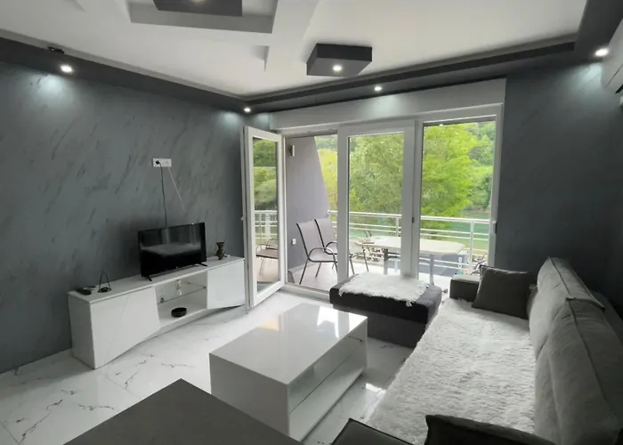 アパート Zlatna Plaza Bratunac