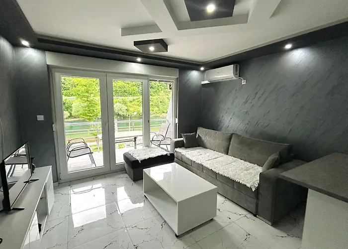 Zlatna Plaza * Bratunac